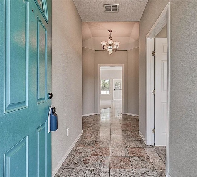 Foto del edificio - 310 Hurricane Creek Ln