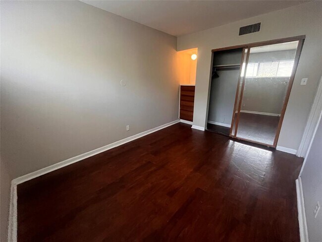 Foto del edificio - 3304 Red River St