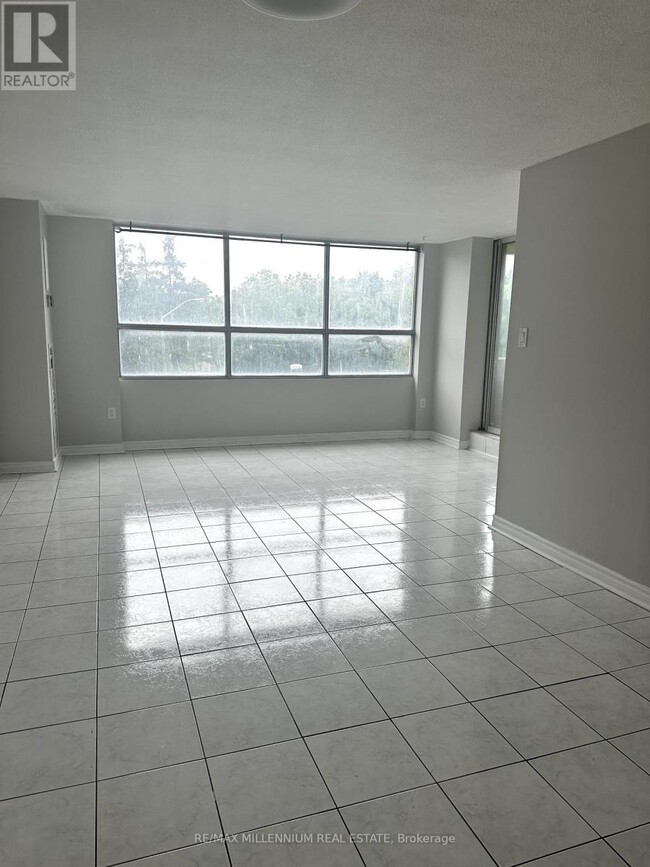 Building Photo - 306-340 PANORAMA Ct