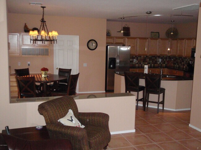 Foto del edificio - 39179 S Lake Crest Dr