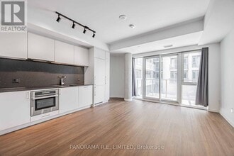Building Photo - 689-689 The Queensway