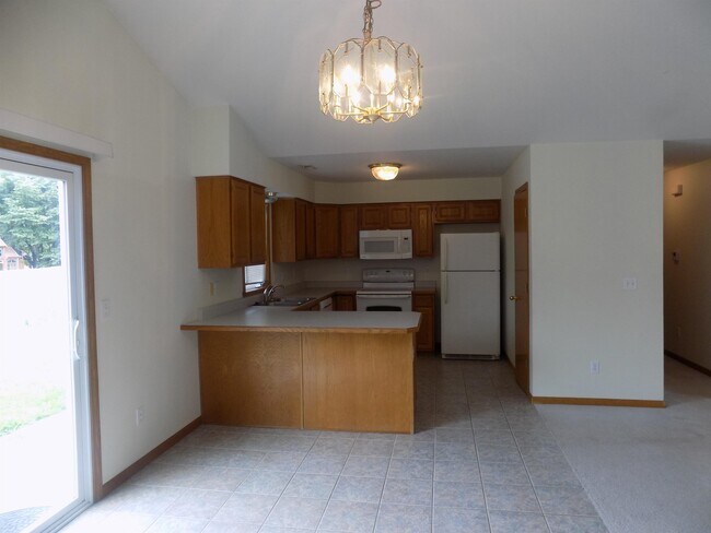 Building Photo - 2925 Fenwick Rd
