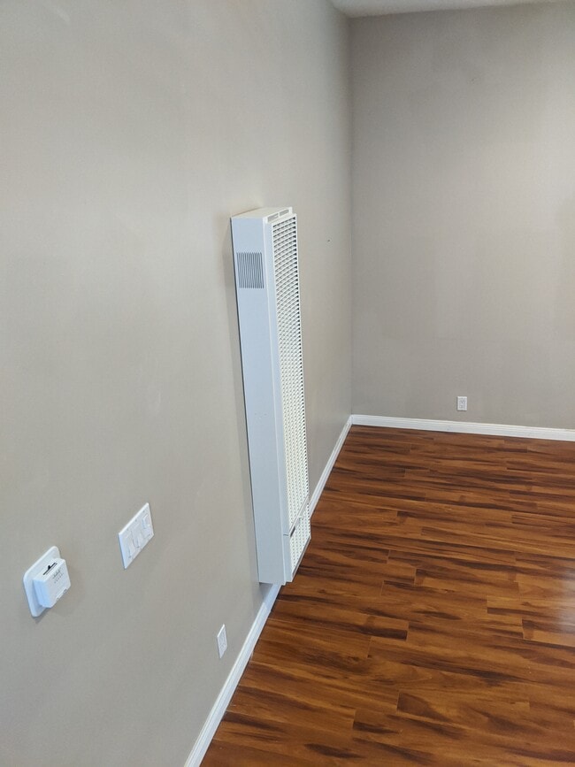 Building Photo - 8630 Stanmoor Dr