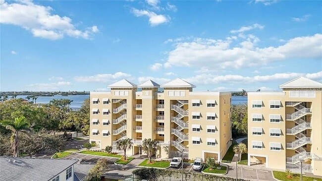 Building Photo - 280 Hidden Bay Dr