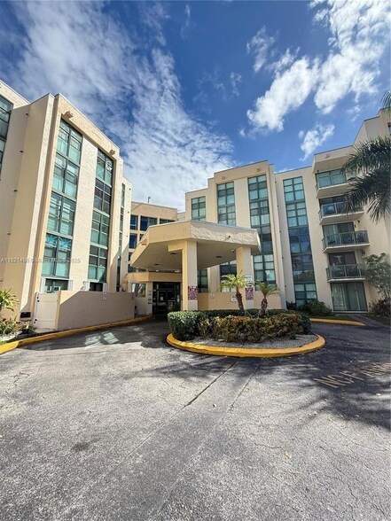 Foto principal - 2075 SW 122nd Ave