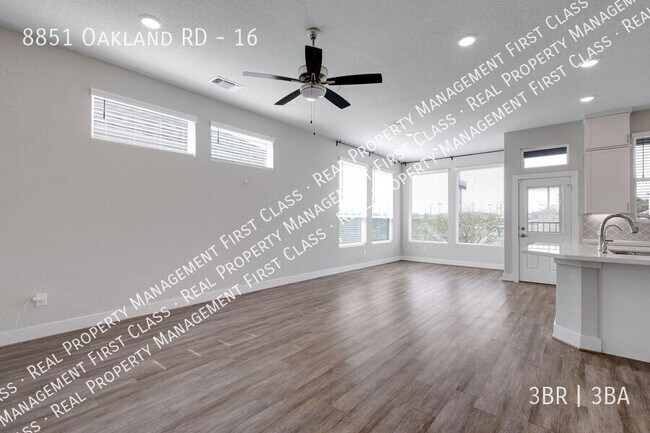 Foto del edificio - 8851 Oakland Rd
