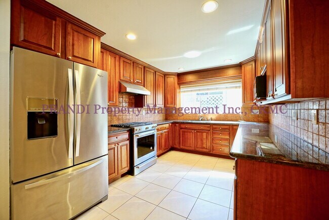 Foto del edificio - Updated Novato Home with A/C and Great Bac...