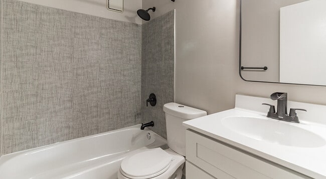 Bathroom - Fox Glen