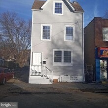 Building Photo - 530 Lamberton St