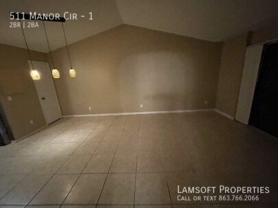Foto del edificio - 511 Manor Cir