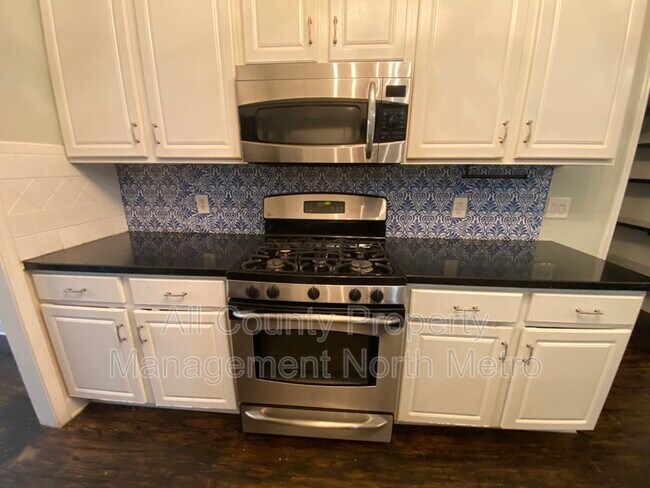 Foto del edificio - 10915 Kimball Crest Dr