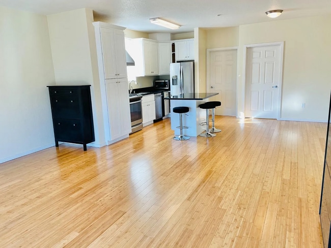 Building Photo - Charming 1-bedroom, 1-bathroom