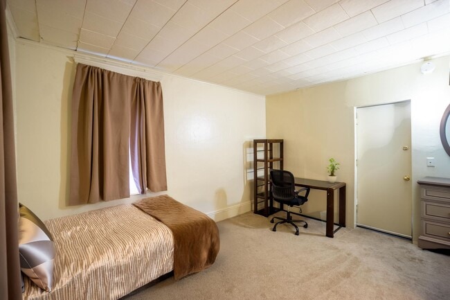 Building Photo - 113 Comstock Pl