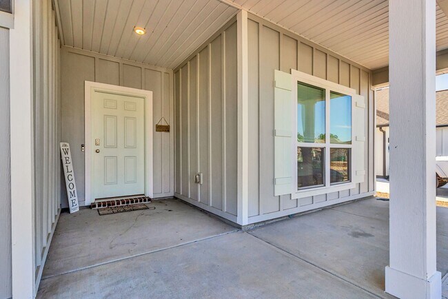 Foto del edificio - 4 Bedroom in Crestview on 1/2 acre lot!!!