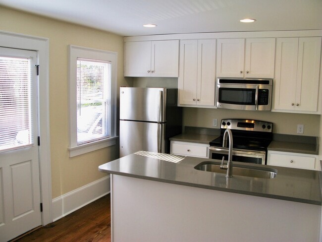 Building Photo - 785 Boulevard