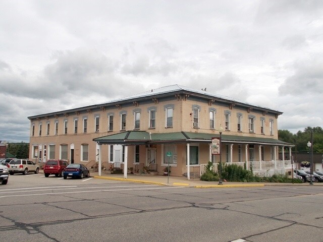 Building Photo - Olde Motel Apartments