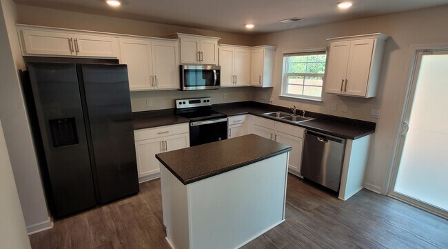 Foto del edificio - 4712 Black Forest Dr
