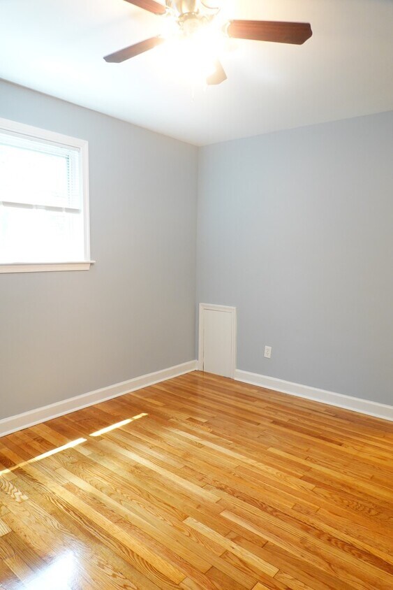 Foto principal - 8713 Plymouth St