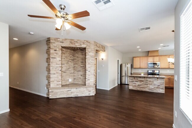 Building Photo - 10016 Bonterra Ave