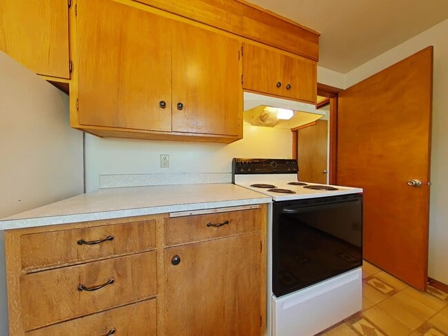 Foto del edificio - 2 Bedroom Duplex ~ Close to Campus ~ Cat F...