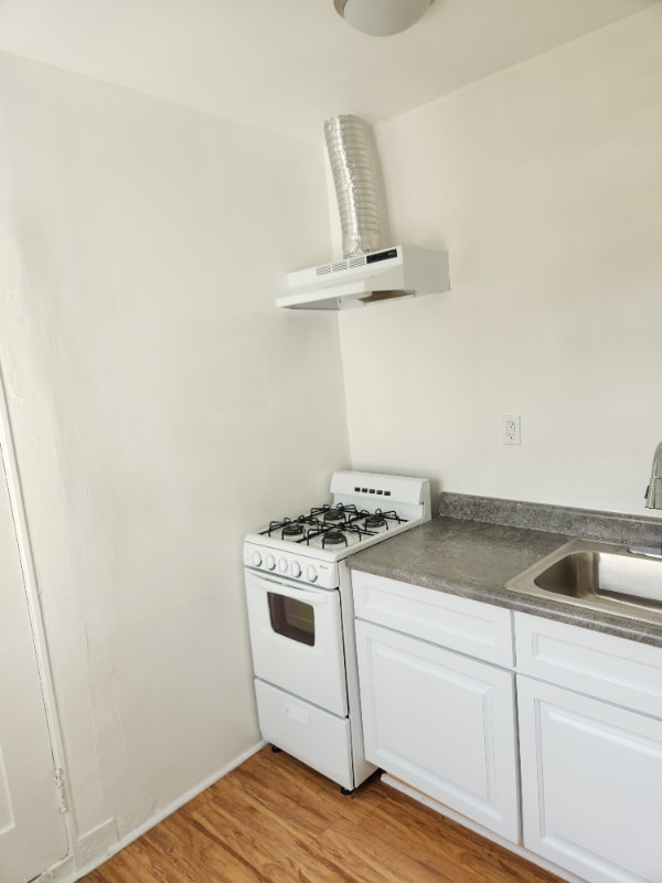 Building Photo - 2032 Vista Del Mar Ave