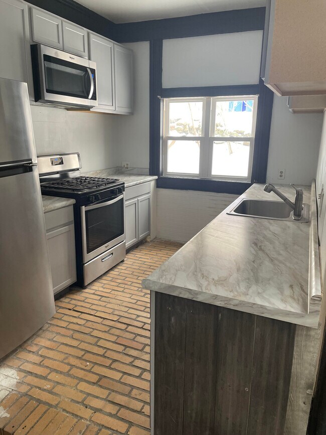 Kitchen - 2420 Perrysville Ave