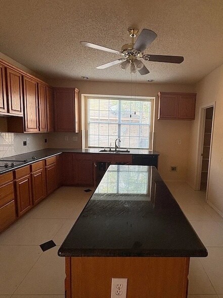 Building Photo - 7405 Stoney Point Dr