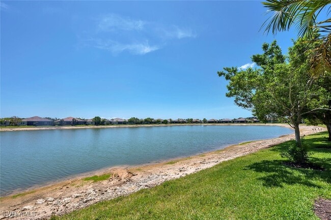 Building Photo - 14940 Edgewater Cir
