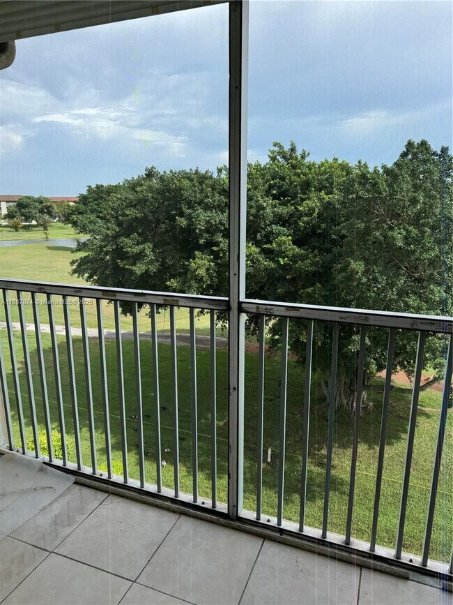 Foto del edificio - 13550 SW 6th Ct