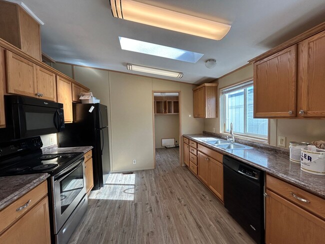 Foto del edificio - 3 Bedroom / 2 Bath Home in SE Redmond
