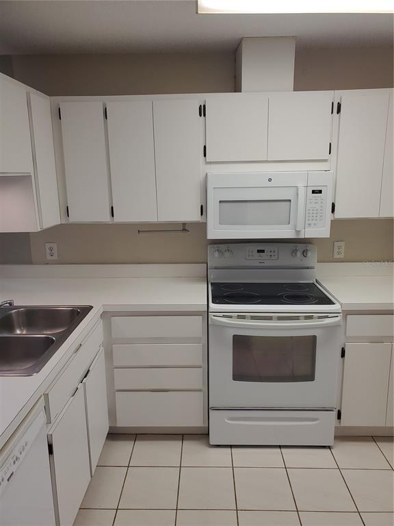 Building Photo - 5002 Cypress Trace Dr