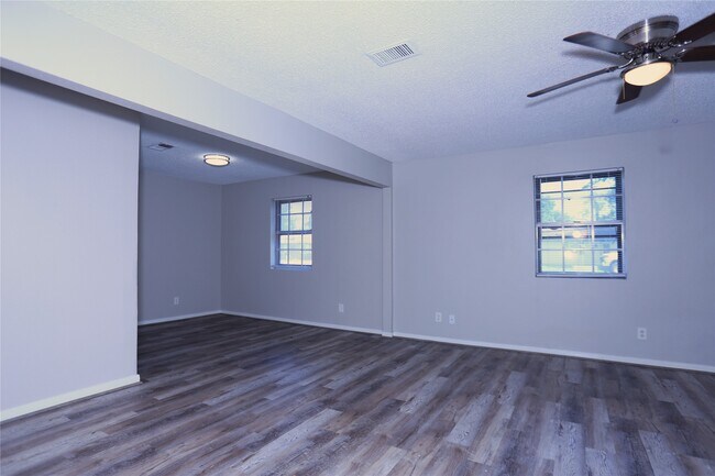 Foto del edificio - 1117 County Rd 515