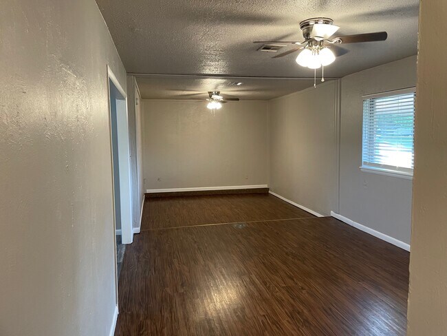 Foto del edificio - 712 SW 4th Pl