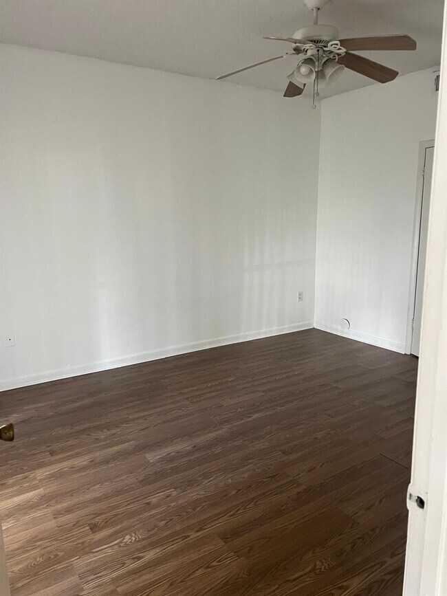 Foto del edificio - 2445 SW 18th Terrace