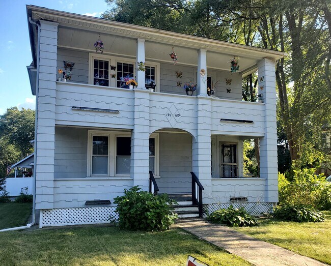 Building Photo - 189 Hope Ave