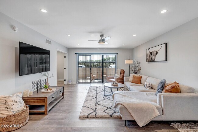 Foto del edificio - 6480 N 82nd St