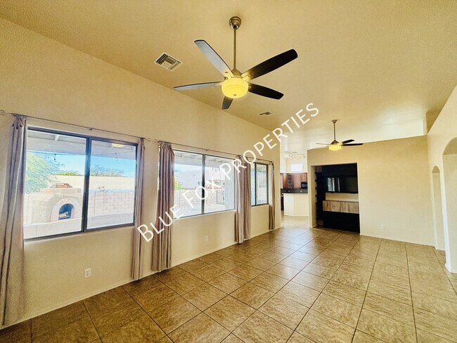 Foto del edificio - 7910 W Little Eagle Ct