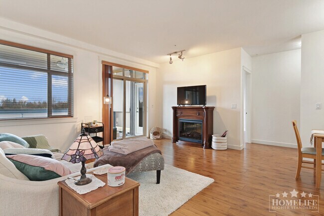 Building Photo - Spacious 2-Bedroom +Large Den Condo( could be 3rd bedroom) with 2 Primary Suites in Yorkson Creek