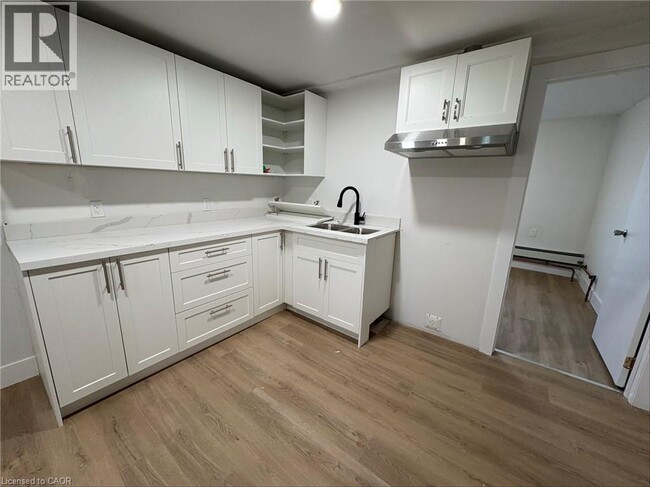 Building Photo - 803 King St