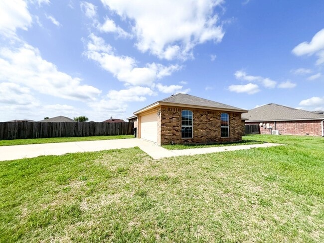 Building Photo - Available NOW!!!! This Beautiful 1 story, 4 Bedroom, 2 bath home in Killeen has a lot to offer!  ...