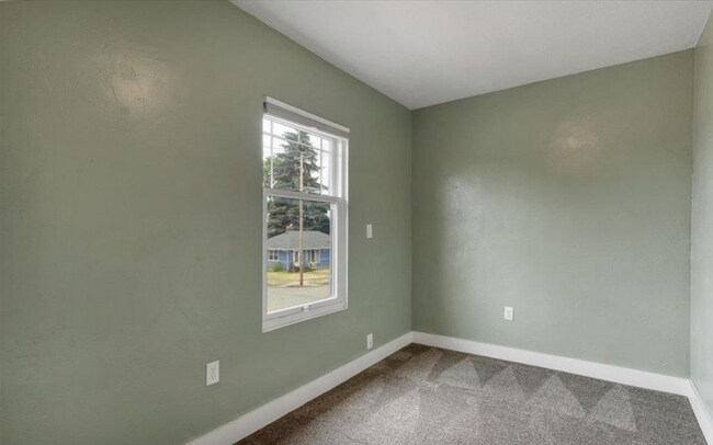 Building Photo - 1282 N 3rd Ave