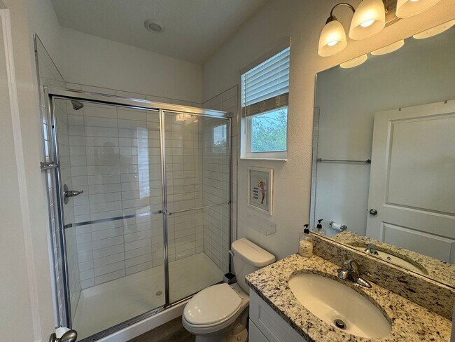 Foto del edificio - Cozy one bedroom apartment near downtown S...