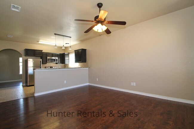 Building Photo - 1111 Grace Point Dr