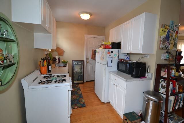 Foto del edificio - 3835 N Greenview Ave