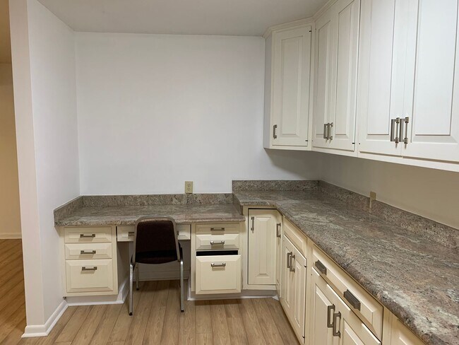 Foto del edificio - 4507 Edwards Mill Rd