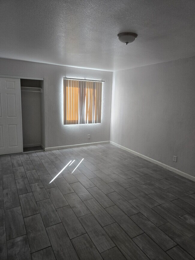 Building Photo - 33 Gold Bar Ct
