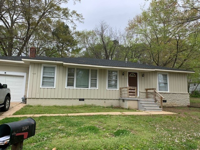 Building Photo - 2304 Rasberry St