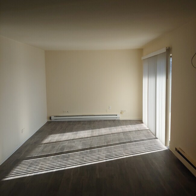Foto del edificio - 7411 Dixon St