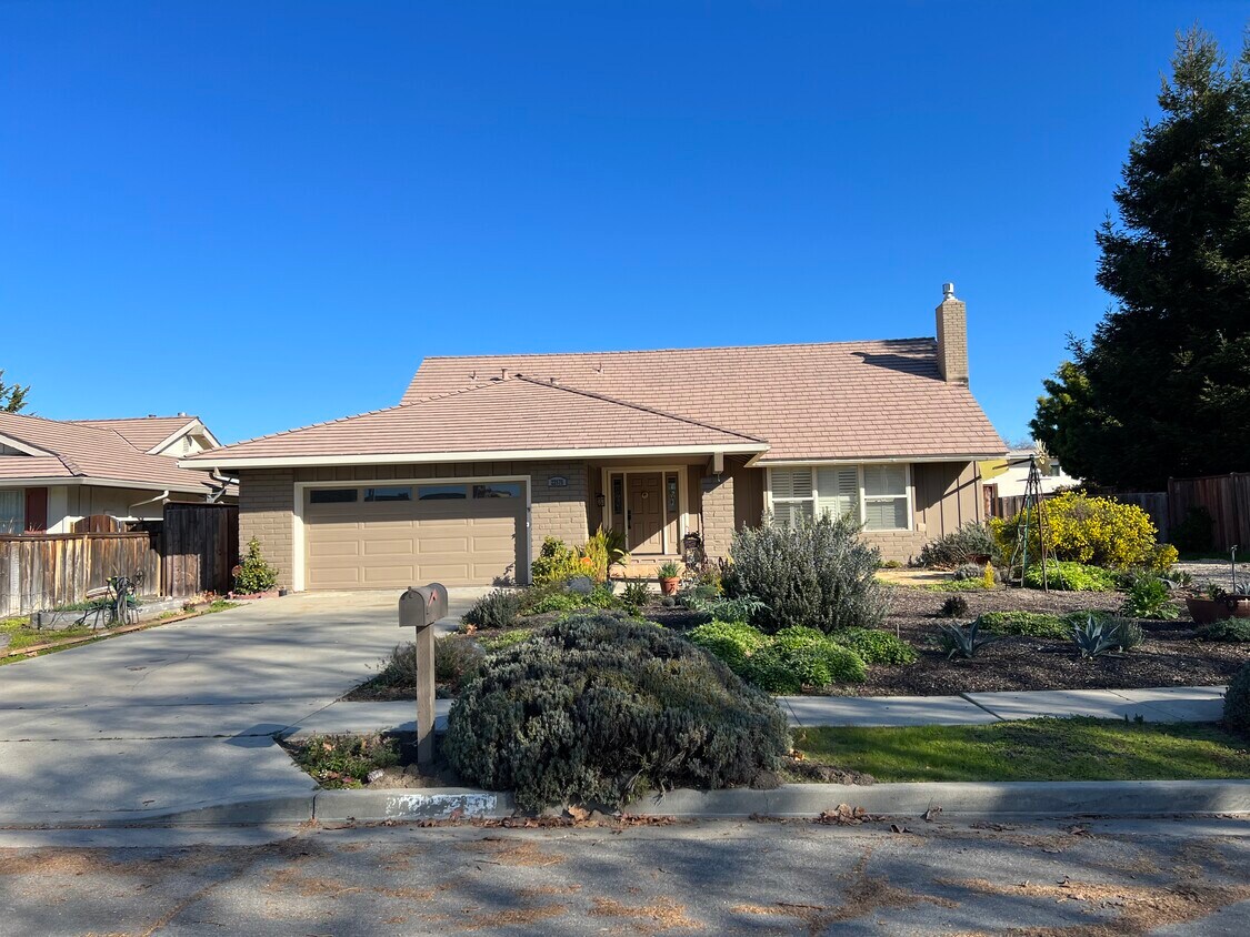 22575 Toreador Dr, Salinas, CA 93908 House Rental in Salinas, CA