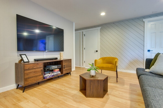 Foto del edificio - 9538 Fallen Rock Rd